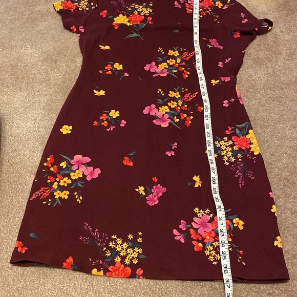 Old Navy Short Sleeve Maroon Floral Dress - Picture 5 of 7